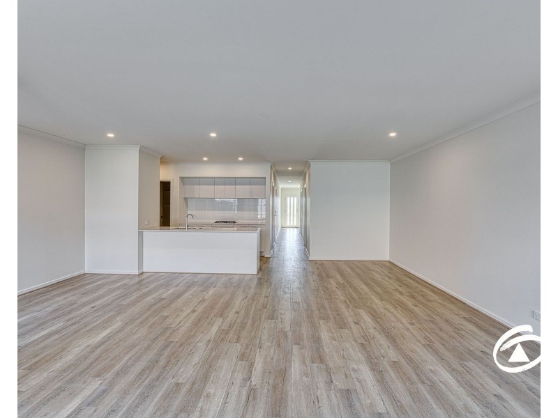 24 Borthwick Parade, Clyde North VIC 3978