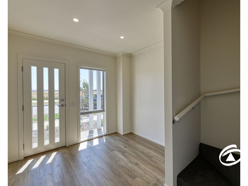 24 Borthwick Parade, Clyde North VIC 3978