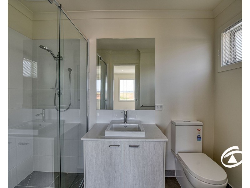 24 Borthwick Parade, Clyde North VIC 3978