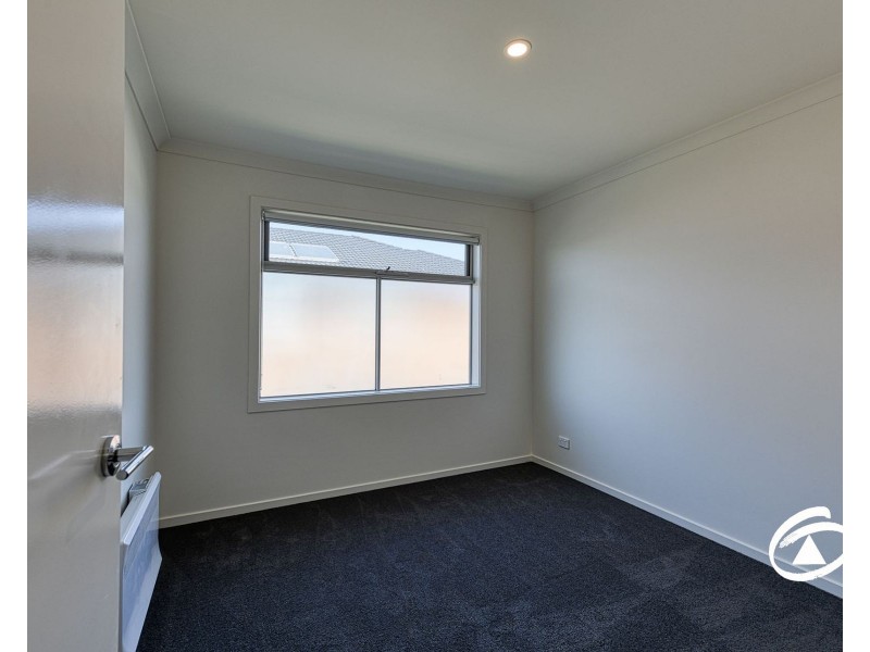 24 Borthwick Parade, Clyde North VIC 3978