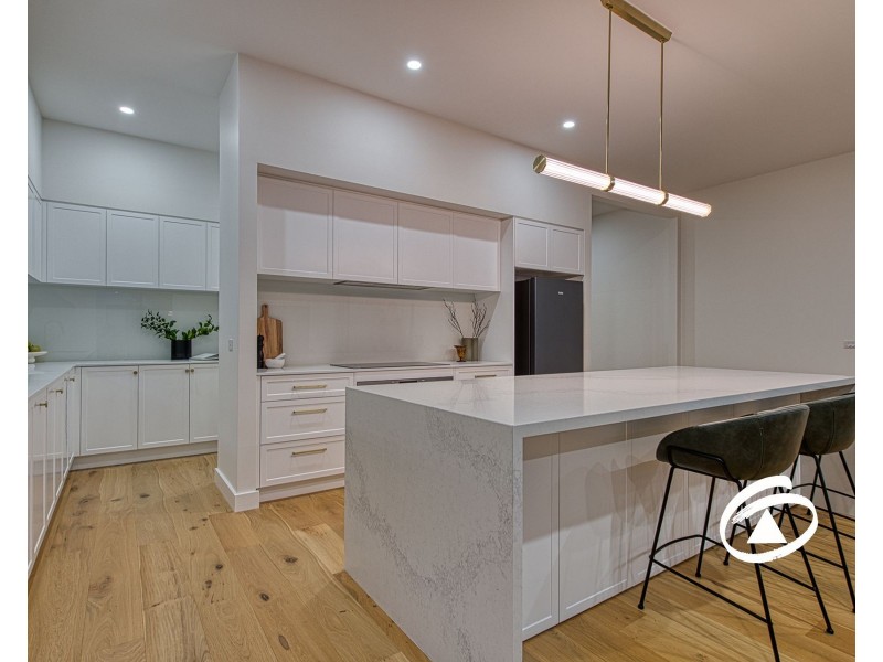 9B Hazeldene Court, Berwick VIC 3806