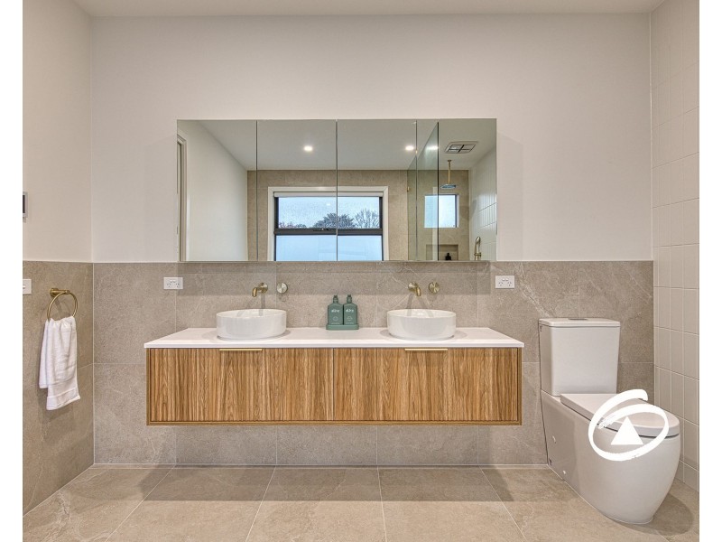 9B Hazeldene Court, Berwick VIC 3806