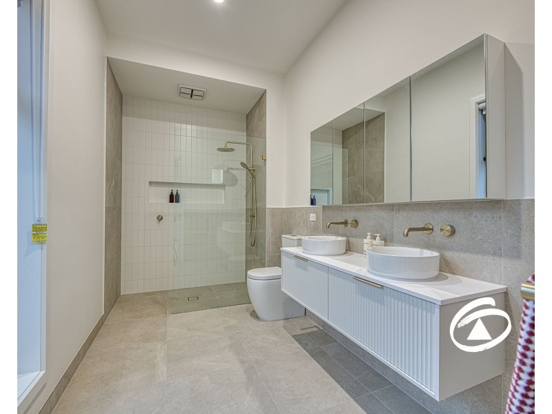 9B Hazeldene Court, Berwick VIC 3806