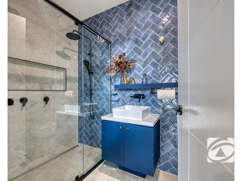 39 Stonefox Circuit, Clyde North VIC 3978