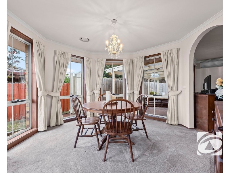 5 Lauren Drive, Hampton Park VIC 3976