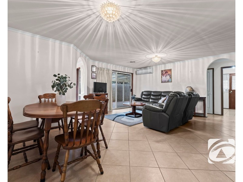5 Lauren Drive, Hampton Park VIC 3976
