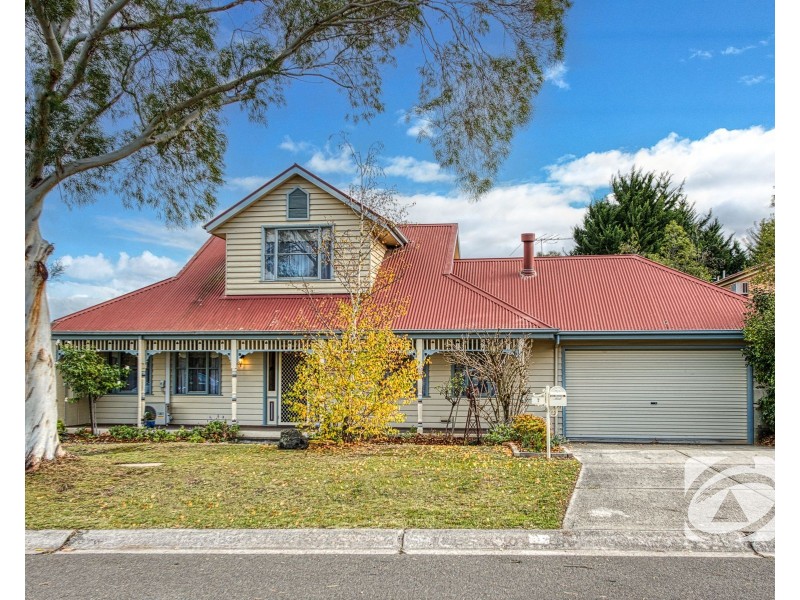 7 Mirrabook Court, Berwick VIC 3806