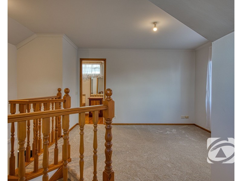 7 Mirrabook Court, Berwick VIC 3806