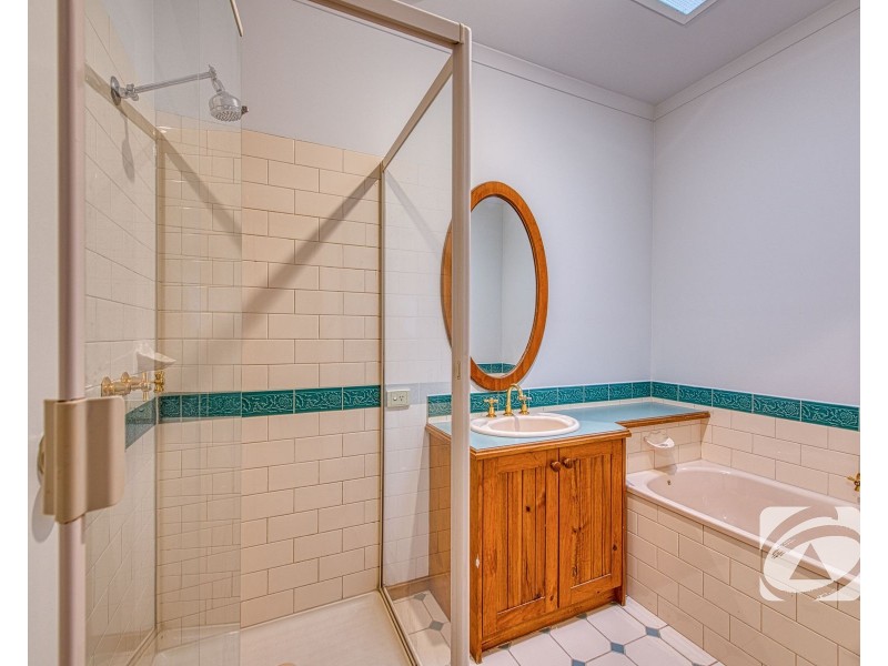 7 Mirrabook Court, Berwick VIC 3806