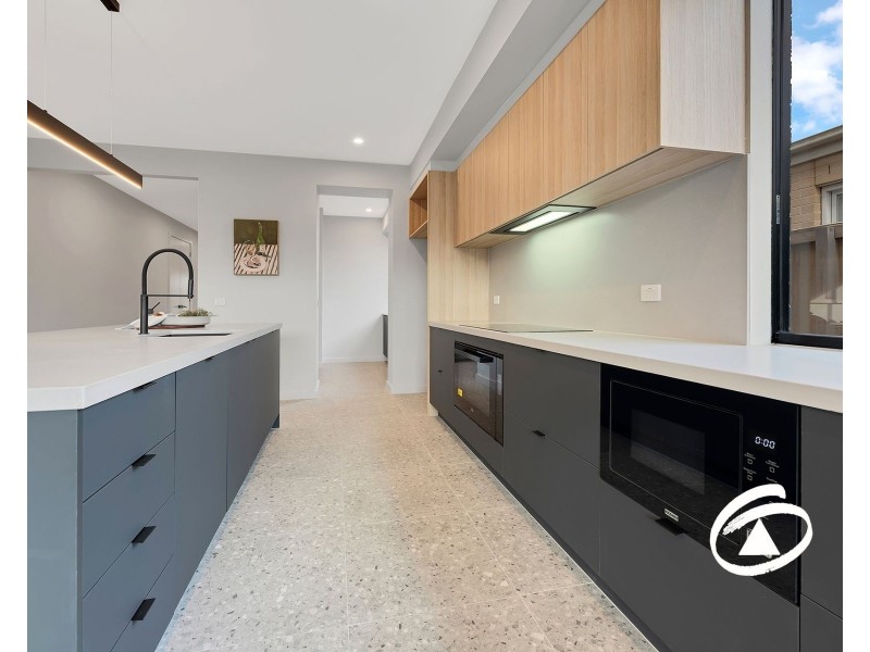 13 Lever Circuit, Officer South VIC 3809