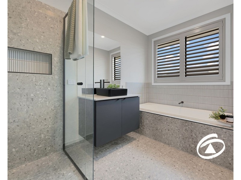 13 Lever Circuit, Officer South VIC 3809