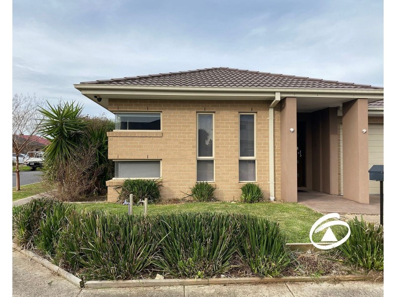 40 Burford Way, Cranbourne North VIC 3977