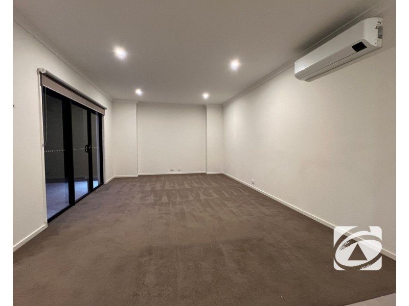 7 Hammond Crescent, Officer VIC 3809