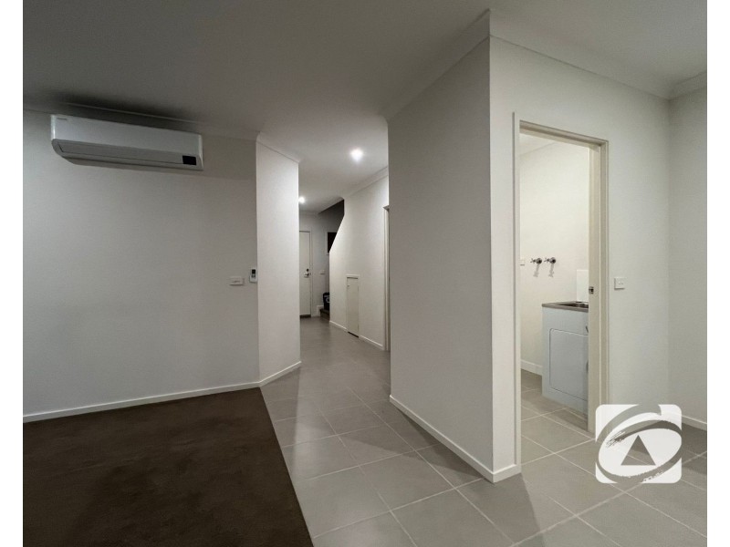 7 Hammond Crescent, Officer VIC 3809