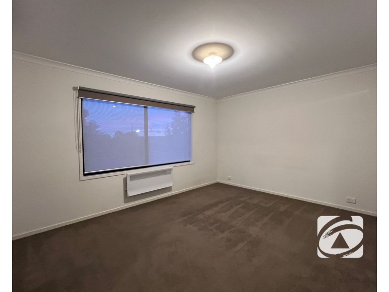 7 Hammond Crescent, Officer VIC 3809