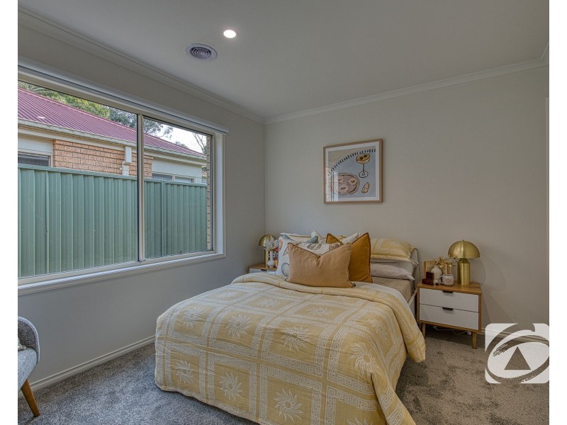 9 Waterside Drive, Cranbourne East VIC 3977