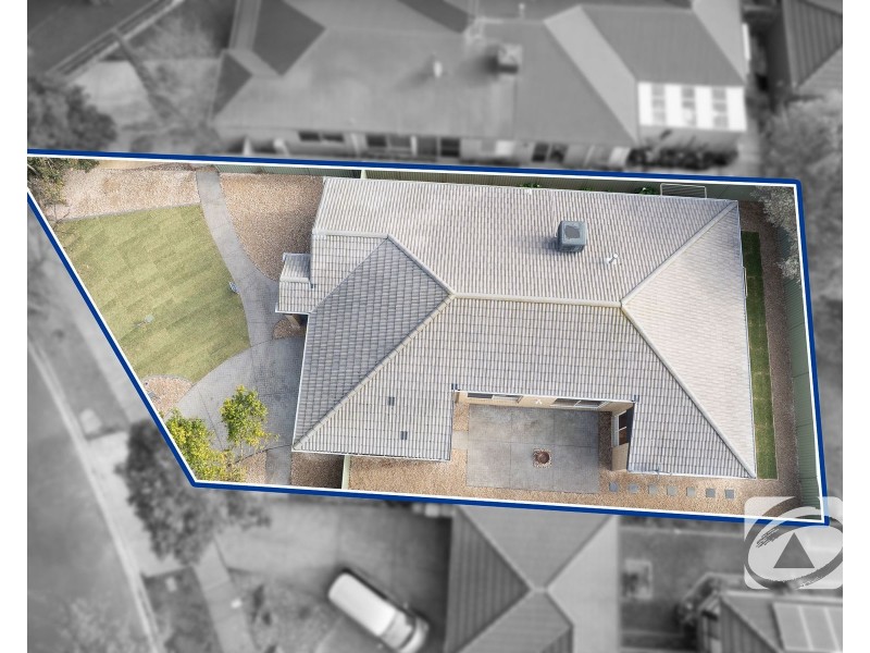 9 Waterside Drive, Cranbourne East VIC 3977