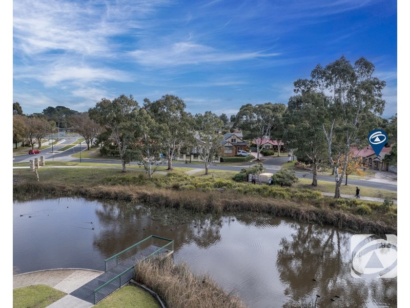 9 Waterside Drive, Cranbourne East VIC 3977