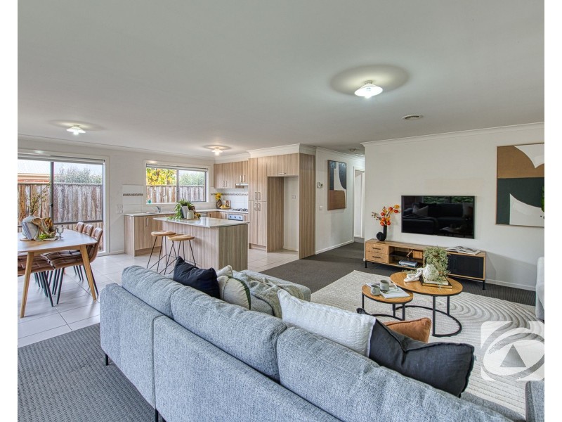 8/19 Cotswold Crescent, Officer VIC 3809