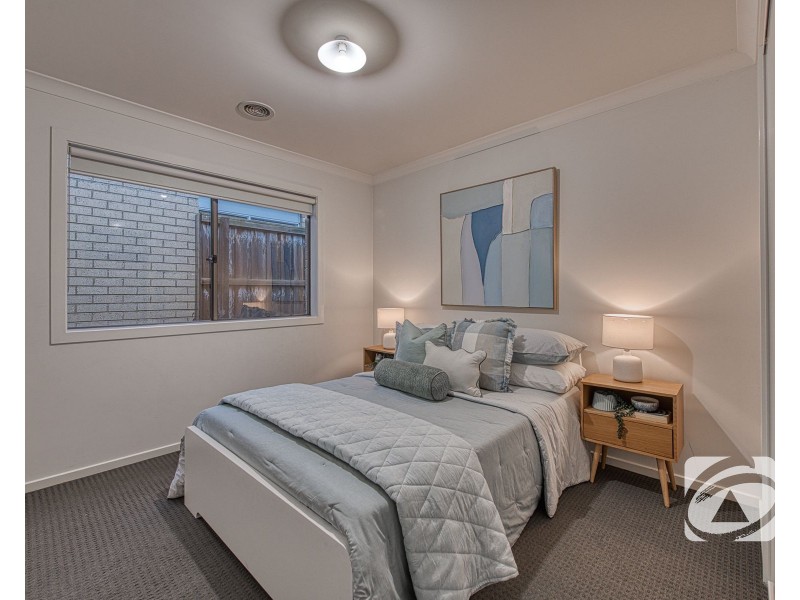 8/19 Cotswold Crescent, Officer VIC 3809