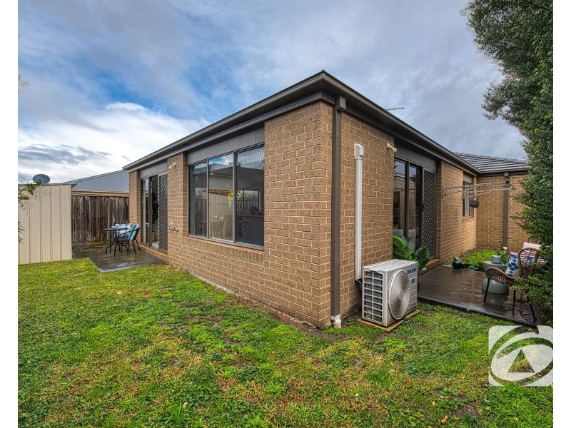 8/19 Cotswold Crescent, Officer VIC 3809