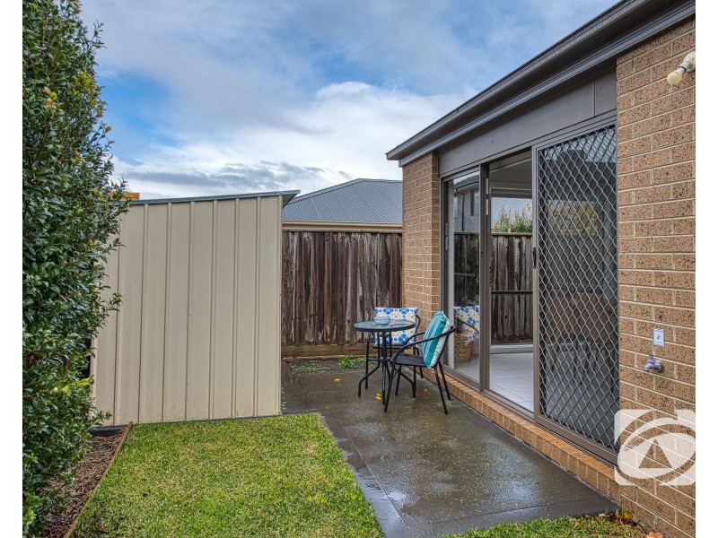 8/19 Cotswold Crescent, Officer VIC 3809