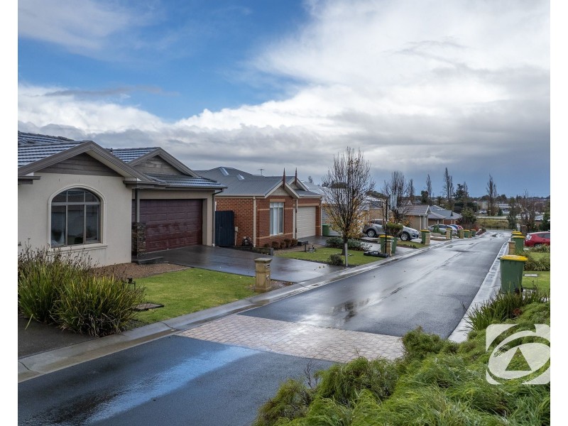 8/19 Cotswold Crescent, Officer VIC 3809