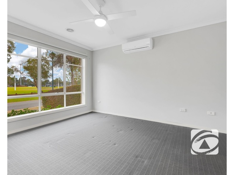 8 Wallingford Place, Narre Warren South VIC 3805