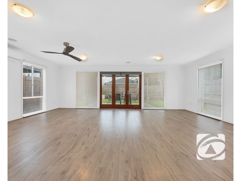 8 Wallingford Place, Narre Warren South VIC 3805