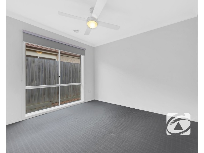 8 Wallingford Place, Narre Warren South VIC 3805