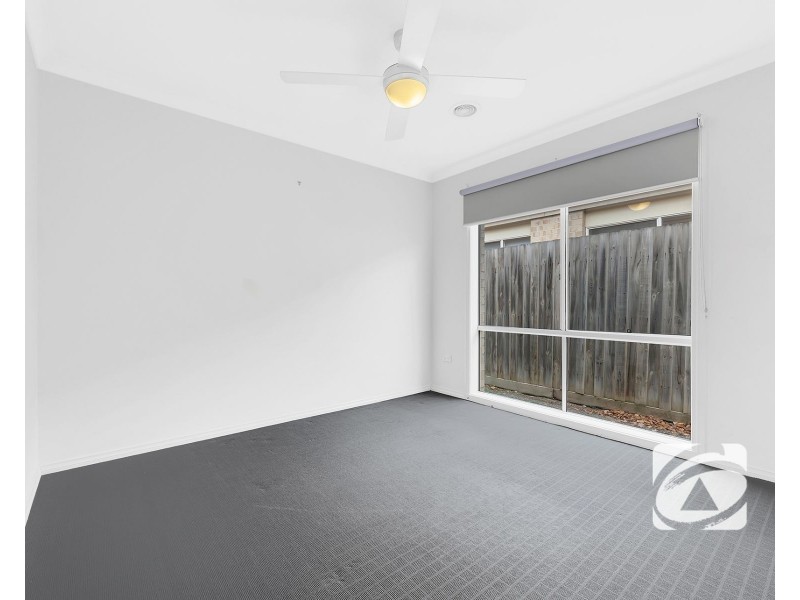 8 Wallingford Place, Narre Warren South VIC 3805