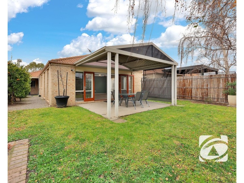 8 Wallingford Place, Narre Warren South VIC 3805