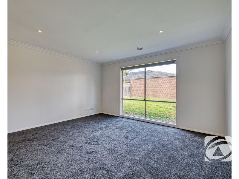 1 Howe Way, Cranbourne East VIC 3977