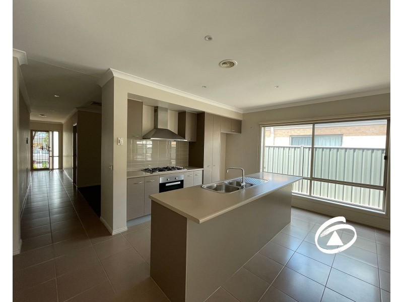 3 Sabel Drive, Cranbourne North VIC 3977