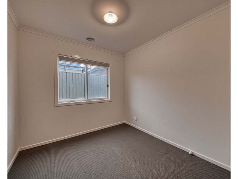 15 Caravan Parade, Berwick VIC 3806