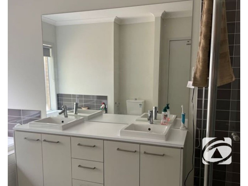 17 Emmett Avenue, Berwick VIC 3806