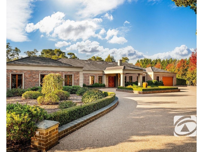 4 Pagebrook Road, Berwick VIC 3806