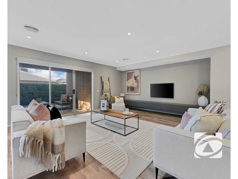 14 Murphy Street, Clyde North VIC 3978