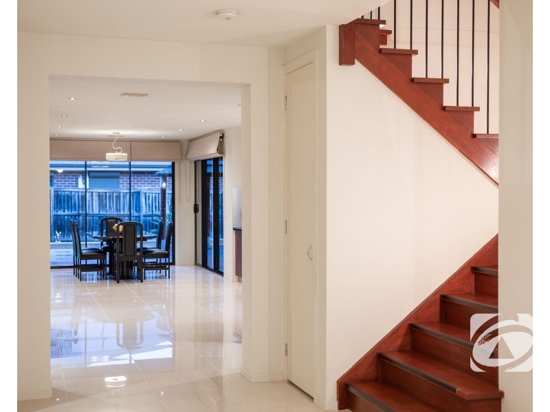 22 Cambridge Drive, Berwick VIC 3806