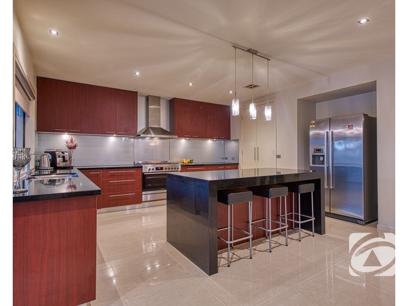 22 Cambridge Drive, Berwick VIC 3806