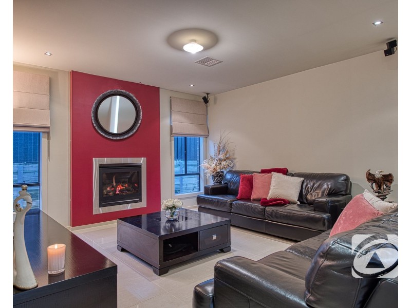 22 Cambridge Drive, Berwick VIC 3806