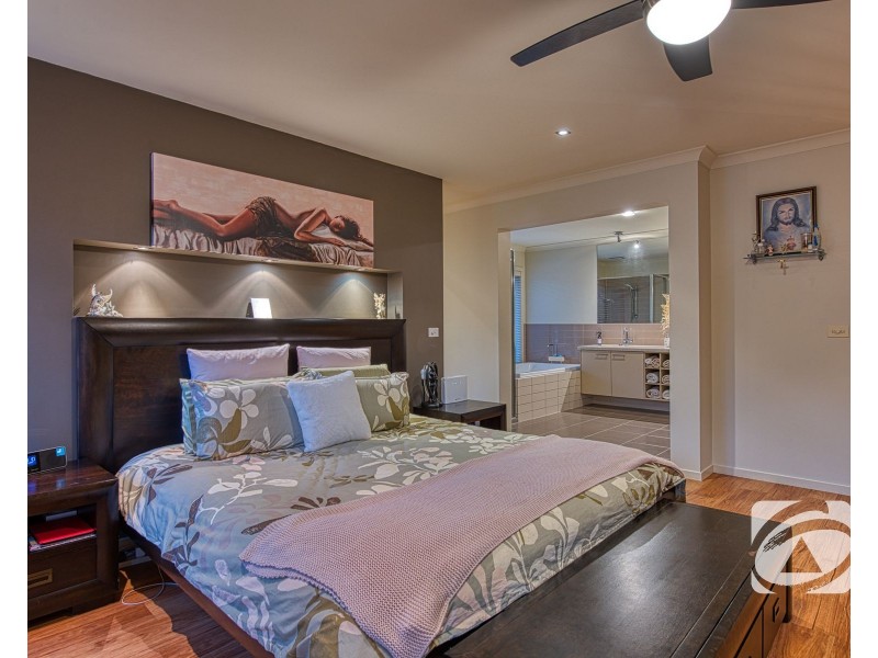 22 Cambridge Drive, Berwick VIC 3806