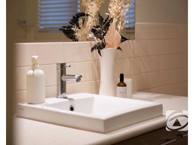 22 Cambridge Drive, Berwick VIC 3806