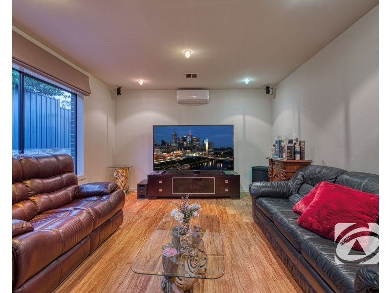 22 Cambridge Drive, Berwick VIC 3806