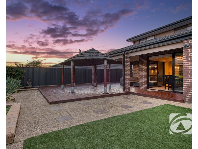 22 Cambridge Drive, Berwick VIC 3806