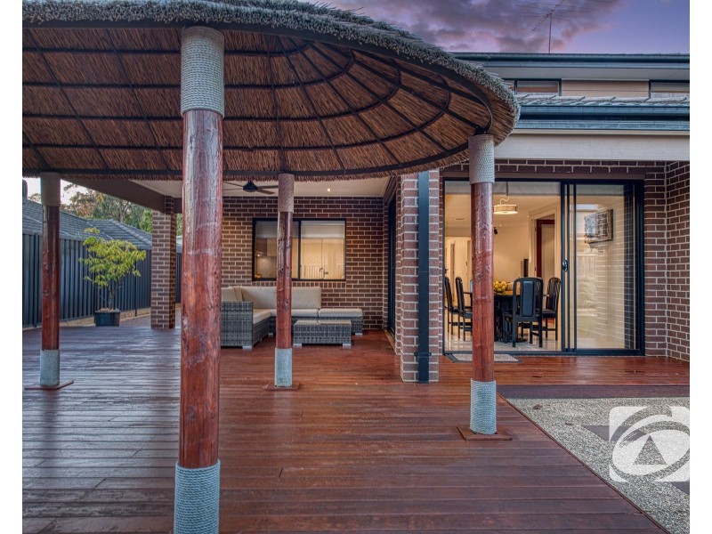 22 Cambridge Drive, Berwick VIC 3806