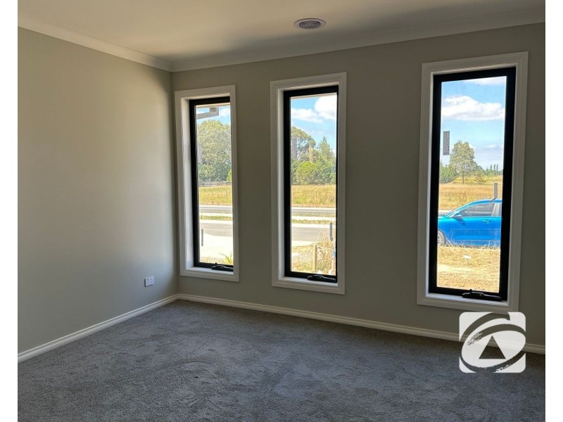 55 Fairweather Street, Clyde VIC 3978