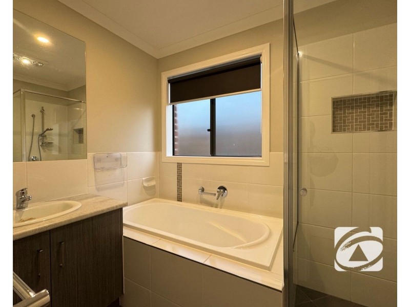 55 Fairweather Street, Clyde VIC 3978