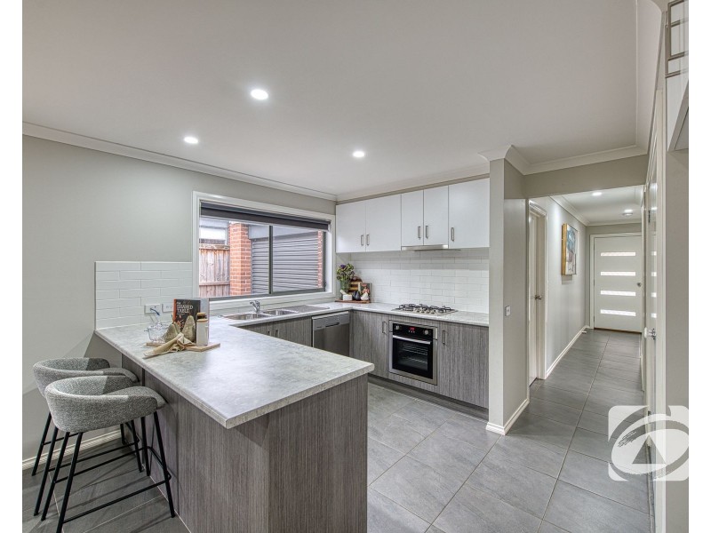 9 Basalt Drive, Clyde North VIC 3978