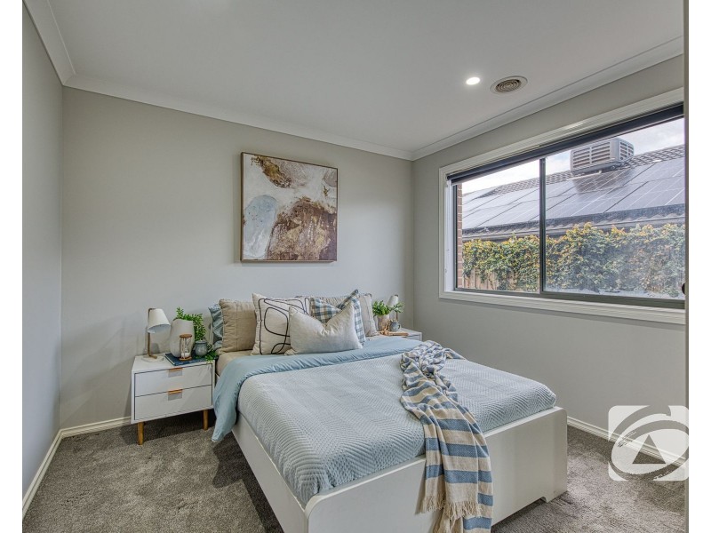 9 Basalt Drive, Clyde North VIC 3978